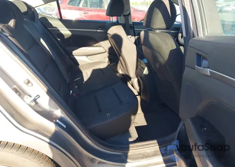 2017 Hyundai Elantra Value Edition z USA, uszkodzony, nr VIN KMHD84LF2HU387488